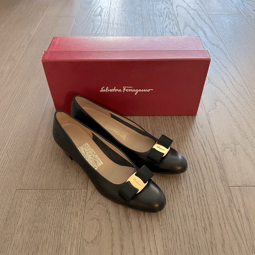 Salvatore Ferrogamo Pumps